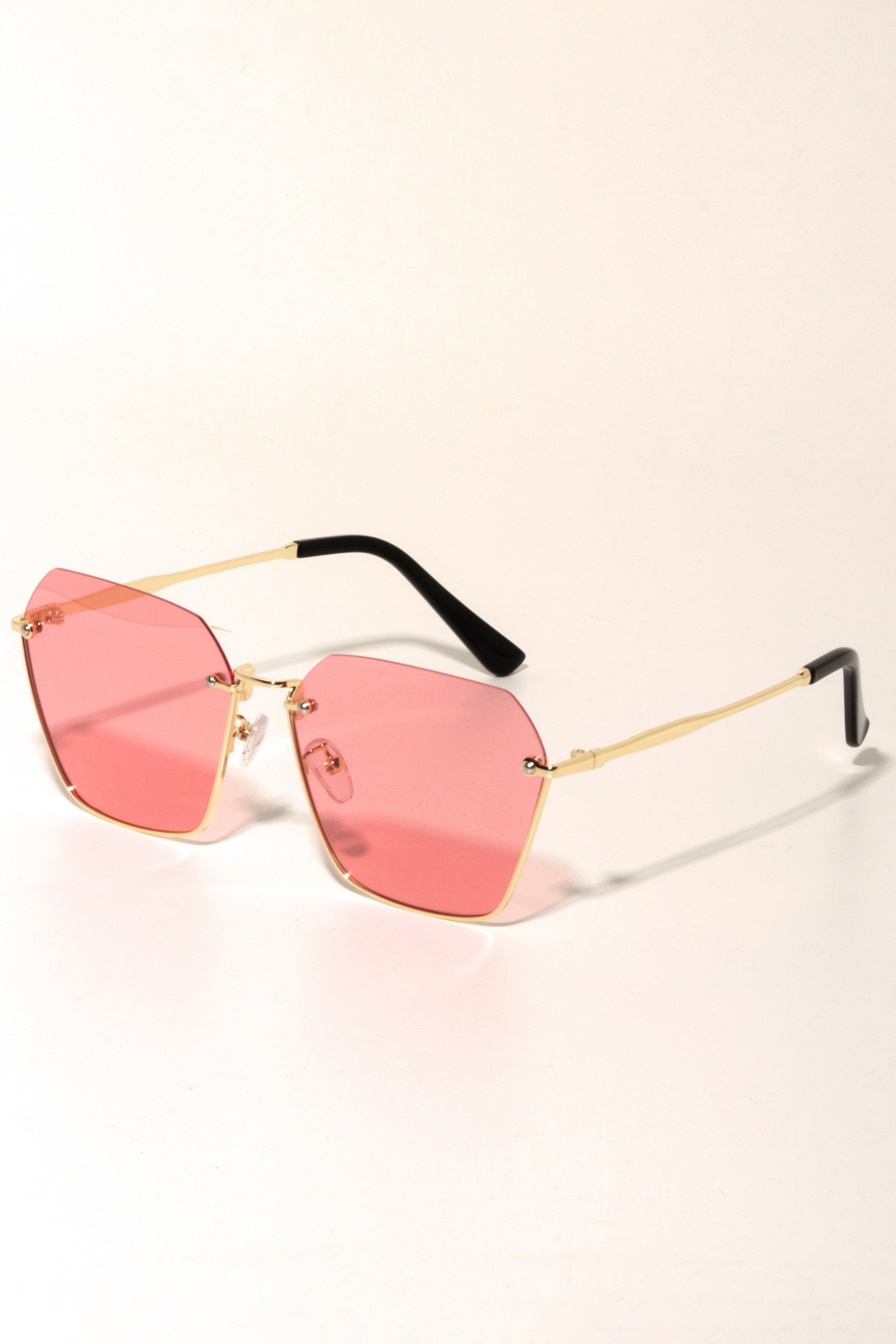 Солнцезащитные очки с цветными линзами 1379.4151 1379.4151 фото