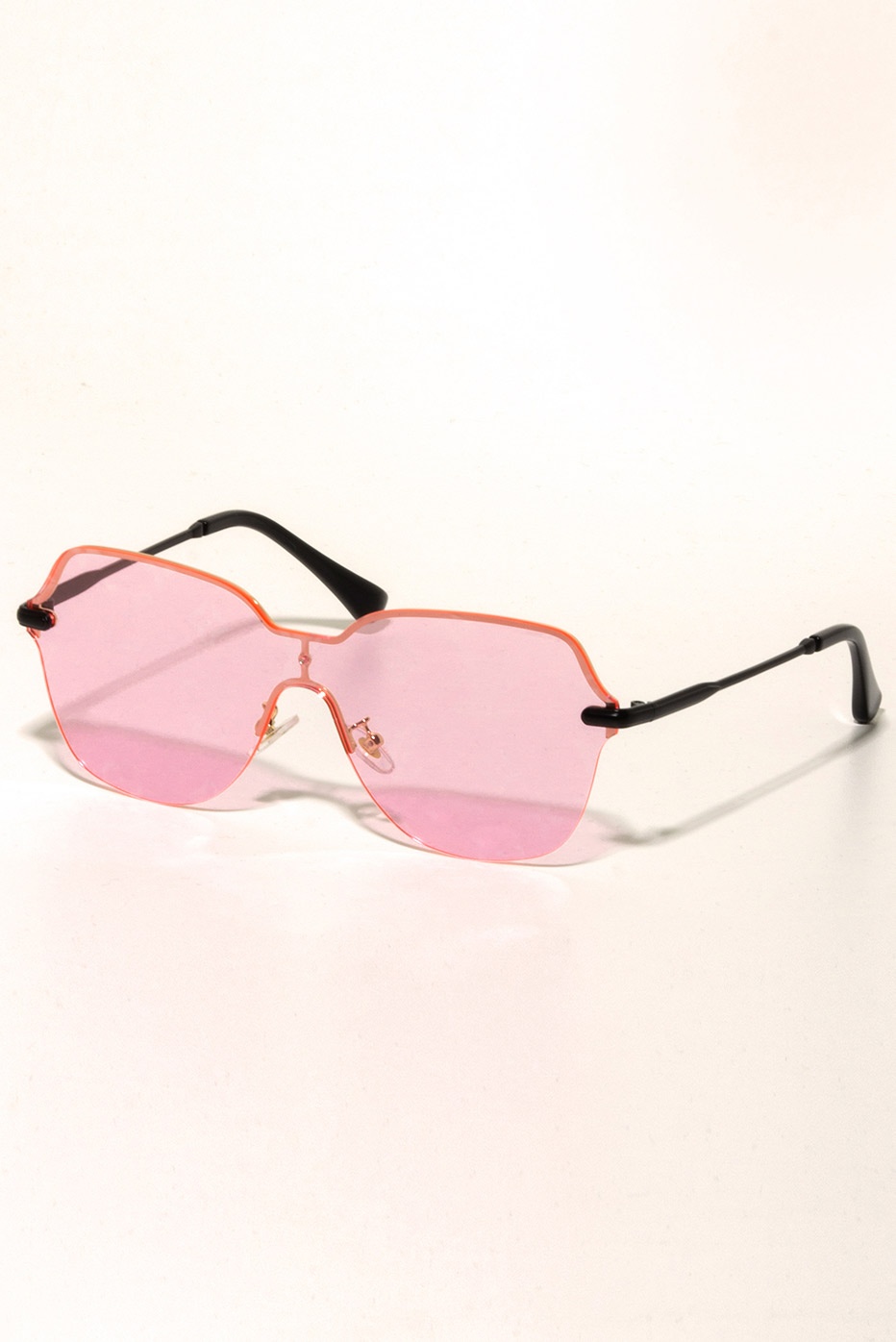 Солнцезащитные очки с цветными линзами 1369.4146 1369.4146 фото